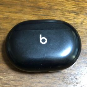 beats studio buds ブラック