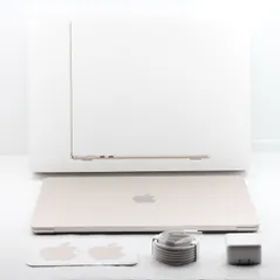 展示品）MacBook Air 15インチ M2チップ SSD 256GB スターライト 2023年6月モデル MQKU3J/A