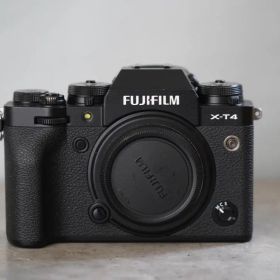 FUJIFILM X-T4 ボディのみ