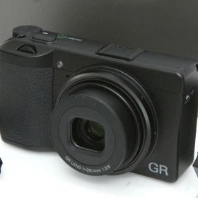 【中古】【極美品】リコー RICOH GR IIIx CA01-R3728-2K3 リコー RICOH GR APS-C 顔認識 手ブレ補正