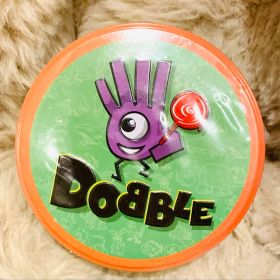 「新品」ドブル キッズ DOBBLE オレンジ グリーンカードゲーム（缶を含む）