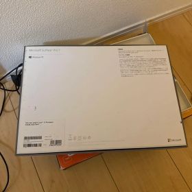 Microsoft Surface Pro 7 + Type Cover付き