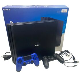 ■美品 PlayStation4 Pro CUH-7000B 1TB Jet Black 本体 外箱付 コントローラー2個 初期化済み 動作確認済み