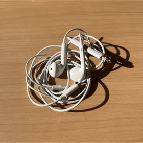 アップル(Apple)のAPPLE EarPods with 3.5 mm Headphone Plug(ヘッドフォン/イヤフォン)