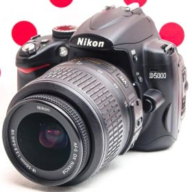 ニコン Nikon D5000❤スマホ転送OK❤動画撮影・自撮り可❤手振れ補正付