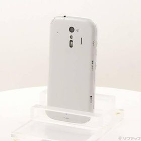 〔中古〕FUJITSU(富士通） らくらくスマートフォン 32GB ホワイト F-42A docomoロック解除SIMフリー〔269-ud〕