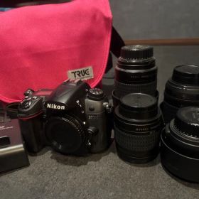 Nikon D7000 デジタル一眼レフカメラ