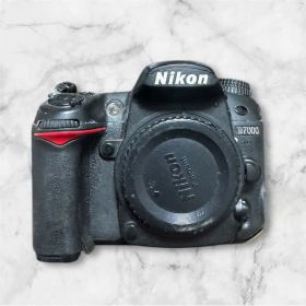 Nikon D7000 デジタル一眼レフカメラ