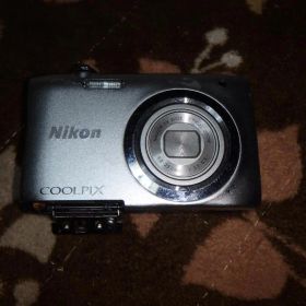 動作品 NIKON A100 COOLPIX デジタルカメラ 外見難