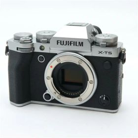 【中古】 《美品》 FUJIFILM X-T5 ボディ シルバー [ デジタルカメラ ]