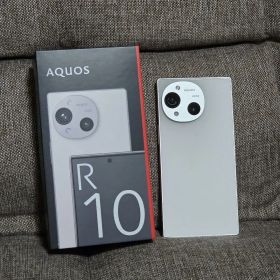 【超美品・ほぼ未使用】AQUOS R10 docomo版SIMフリー White