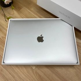 MacBook Air 13インチ M1チップ 256GB シルバー2020年 送料無料 VQ6L7