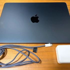 Apple MacBook Air 13インチ M3 2024