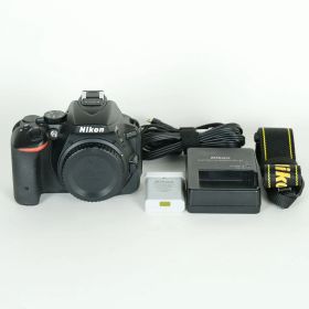 [良品 | シャッター数9,070回] Nikon D5500 | Nikon Fマウント