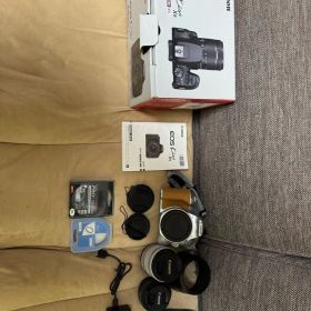 Canon EOS Kiss X9 デジタル一眼レフカメラ