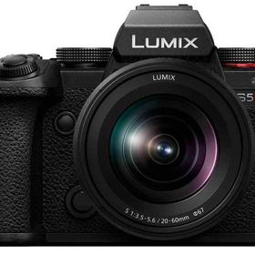 【中古】パナソニック(Panasonic) パナソニック フルサイズミラーレス一眼カメラ S5M2K 標準ズームレンズキット ブラック DC-S5M2K