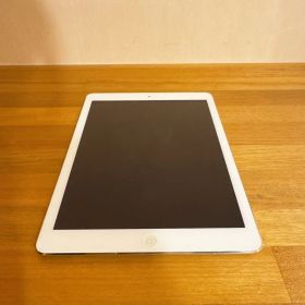 iPad Air 64GB シルバー Wi-Fiモデル