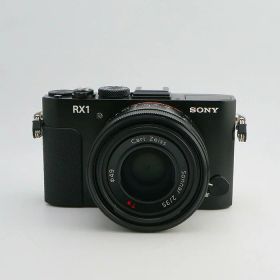 【中古】 (ソニー) SONY DSC-RX1 （多言語モデル）【中古カメラ コンパクトデジカメ】 ランク：B
