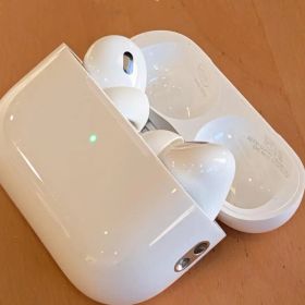 【美品】AirPods Pro 第2世代 MQD83J/A ライトニング端子
