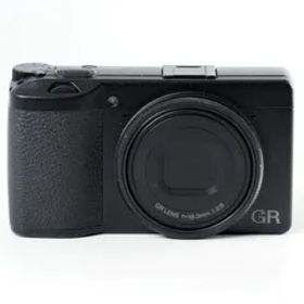 RICOH GR III GR3 デジタルカメラ APS-Cサイズ大型CMOSセンサー