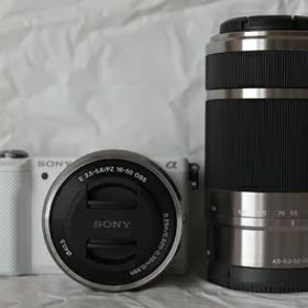 【中古】 SONY ミラーレス一眼 α5000 ダブルズームレンズキット ホワイト ILCE-5000Y-W