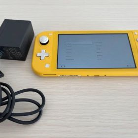 【匿名】Nintendo Switch Lite イエロー、充電器付き