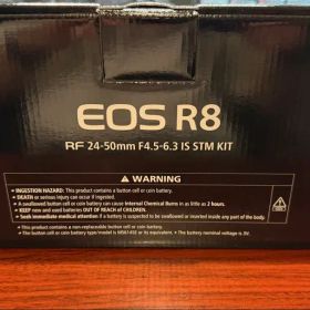 Canon EOS R8 RF 24-50mm F4.5-6.3 IS STM