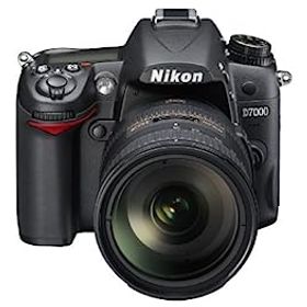 【中古】Nikon デジタル一眼レフカメラ D7000 18-200VRII キット D7000LK18-200