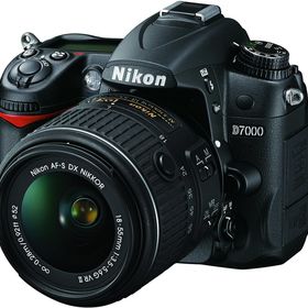 【中古】Nikon ニコン D7000 ボディ + AF-S DX NIKKOR 18-55mm f/3.5-5.6G VR II