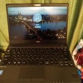 富士通 LIFEBOOK 薄型 U938/s Windows10