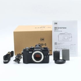 【ショット数7,195】OM SYSTEM OM-5 ボディ ブラック 小型軽量 防塵防滴 5軸手ブレ補正 旅行/登山撮影向け【中古】