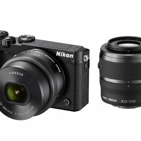 【中古】【非常に良い】Nikon ミラーレス一眼 Nikon1 J5 ダブルズームキット ブラック J5WZBK