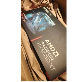 ギガバイト(GIGABYTE)の残り1台 新品 Radeon RX 9060 XT GAMING OC 16G(PCパーツ)