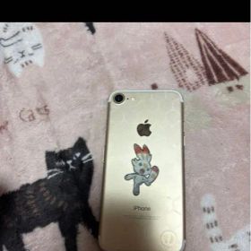 Apple iPhone 7 ゴールド ケース付き