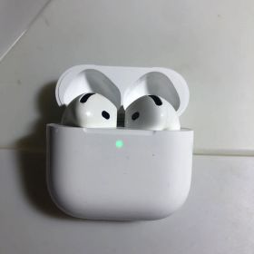 Apple AirPods 第4世代 ANC ノイズキャンセリング付き