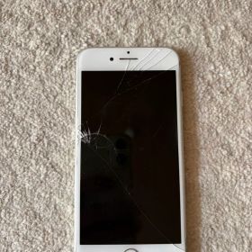 iPhone 8 ホワイト ジャンク品