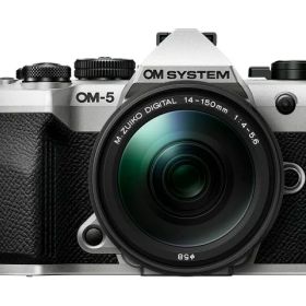 【ポイント10倍】 OMデジタルソリューションズ デジタル一眼カメラ OM SYSTEM OM-5 Mark II 14-150mm II レンズキット [シルバー] [タイプ：ミラーレス 画素数：2177万画素(総画素)/2037万画素(有効画素) 撮像素子：フォーサーズ/4/3型/LiveMOS 重量：370g] 【P10倍】