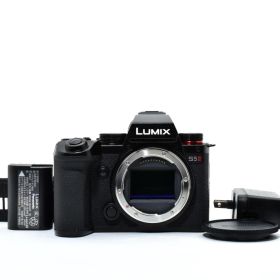 ★新品級★ パナソニック Panasonic LUMIX S5II ボディ DC-S5M2 ブラック 《付属品多数！》★完動品★ #551P971A512202