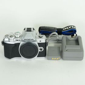 [美品 | シャッター数1,260回] OLYMPUS OM-D E-M10 Mark III [ボディ シルバー] | マイクロフォーサーズマウント