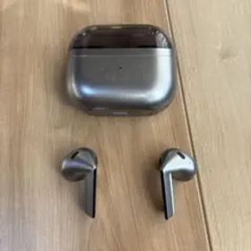 Samsung Galaxy Buds3 グレー