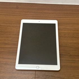 Apple iPad 第6世代 32GB セルラー 中古
