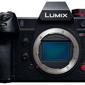 【中古】パナソニックPanasonic フルサイズ ミラーレス一眼カメラ ルミックス S1H ボディ 2420万画素 ブラック DC-S1H-K