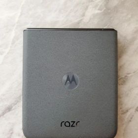 Motorola razr 50 本体