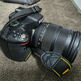 Nikon D5100 SIGMA DC HSM 18-200レンズ付き