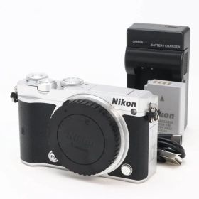 AB- (良品) Nikon ニコン 1 J5 ボディ シルバー シャッター回数1,040 初期不良返品対応 101-165