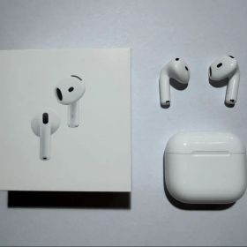 美品 AirPods 4 アクティブノイズキャンセリング搭載