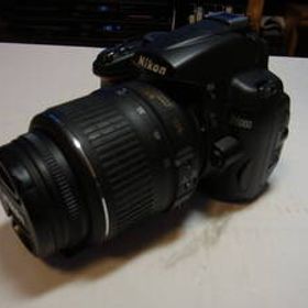 ★Nikon D5000 ダブルレンズキット （18-55mm VR + 55-200mm VR) 良品 ニコン★