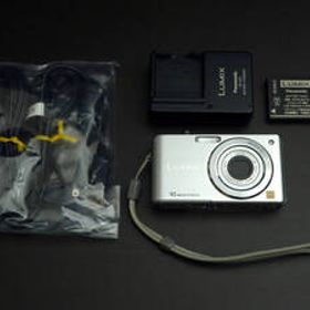 パナソニック Panasonic コンパクトデジタルカメラ LUMIX DMC-FS7 シルバー 中古品