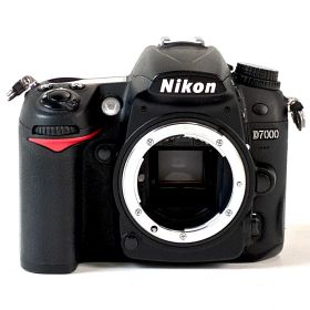 ニコン Nikon D7000 ボディ デジタル 一眼レフカメラ 【中古】
