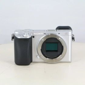 【中古】 (ソニー) SONY α6400 (ILCE-6400) ボディ シルバー【中古カメラ デジタル一眼】 ランク：B